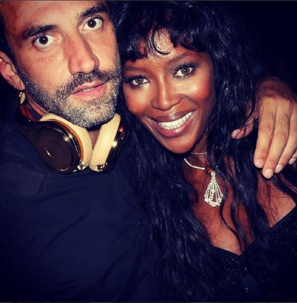Naomi Campbell con il guru di Givenchy, Riccardo Tisci. (foto Instagram)